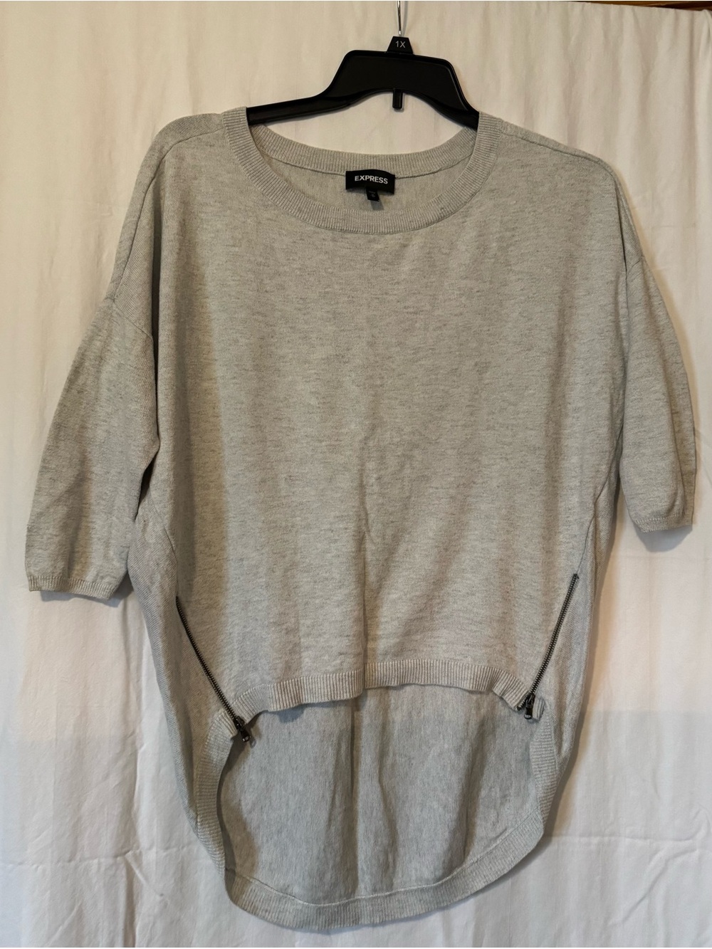 Express Light Gray High‑Low Side‑Zip Knit Top – M